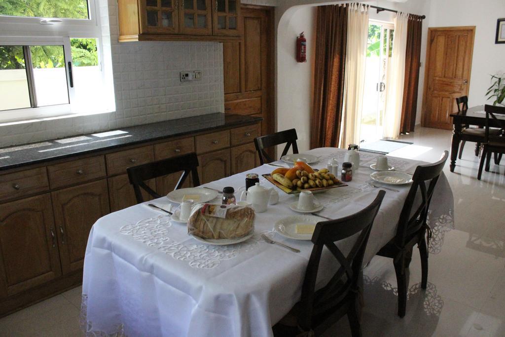 Julie'S Holiday Home Pointe Au Sel ภายนอก รูปภาพ