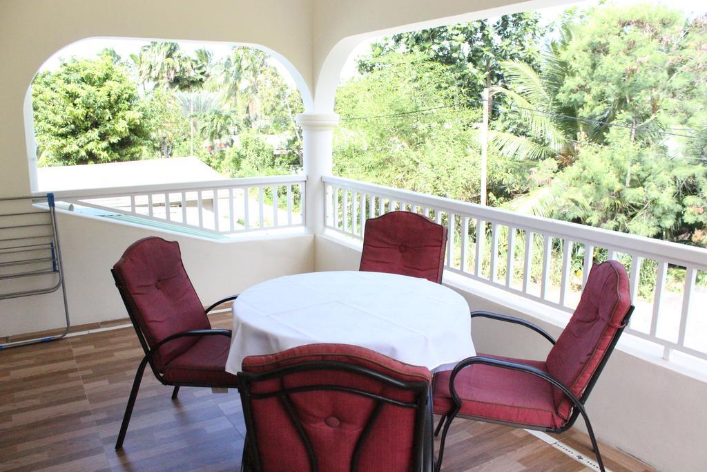 Julie'S Holiday Home Pointe Au Sel ภายนอก รูปภาพ